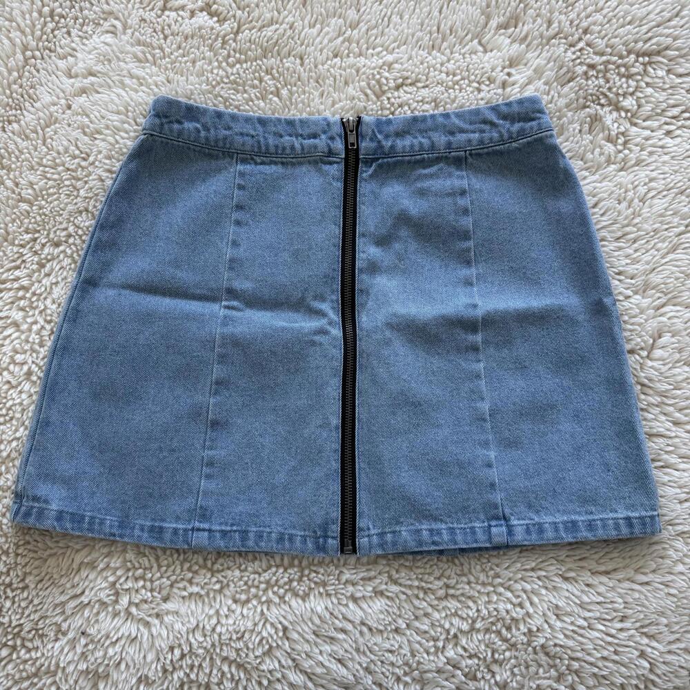 Forever 21 Light Blue Denim Mini Skirt with Zipper - Size M